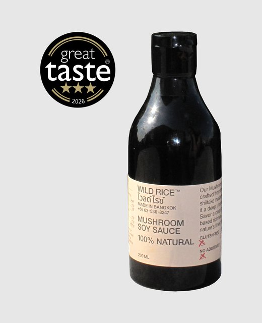 Bouteille de Mushroom Soy Sauce Wild Rice, packshot studio